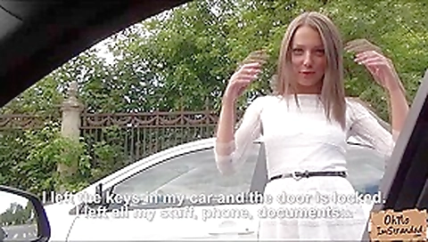 Foxys pussy gets so wet and she gets fucked along the highway