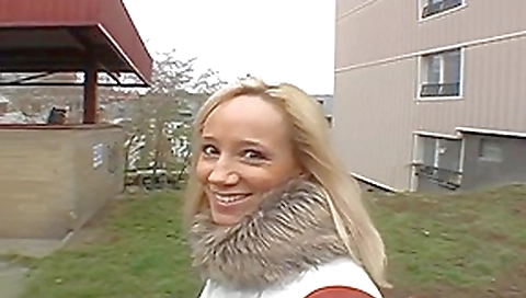 Mind-blowing outdoor blowjob