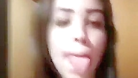 Safadinha ao vivo no Facebook transando na rua com o namorado