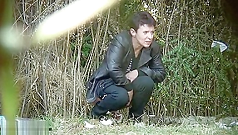 Outdoor Public Peeing Girls 1