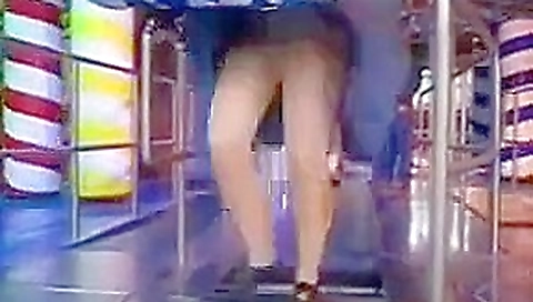 Upskirt at oktoberfest 360p