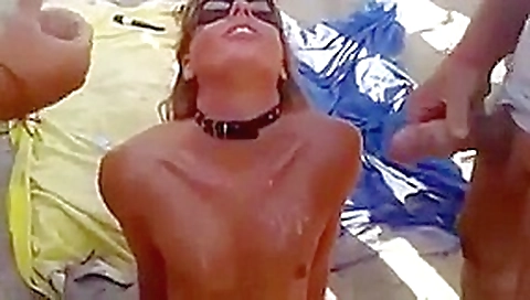 Bukkake sur la plage