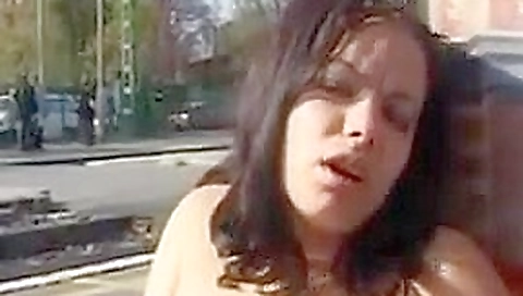 Pisseuses in public - 3 of 4