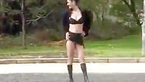 Pisseuses in public - 1 of 4