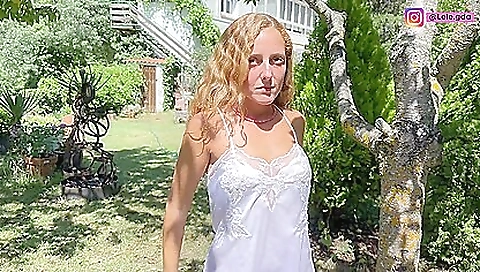 Vestida Con Freutoy En El Jardin, Para Guardar El Creampie En Mi Culo!