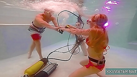 Minnie Manga In Hot Chicks With A Guy In The Pool