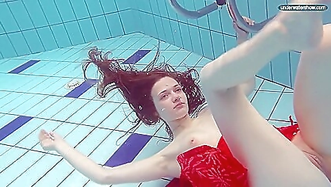 Libuse underwater babe naked body