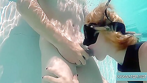 Jason mouth fucks Marcie underwater