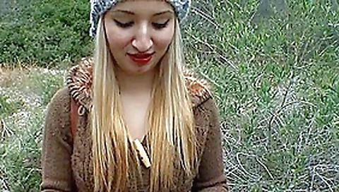 Amateur Daytona X flashes her ass and pounded for some money
