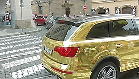 Blonde with perfect body gets naked in public