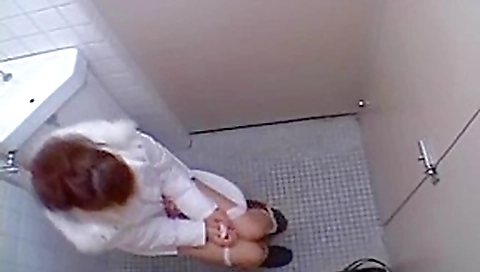 Japanese teen 18+ Invaded in Public Toilet!