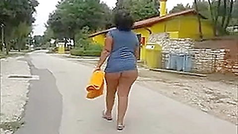 Brazilian Grannyshower Outside
