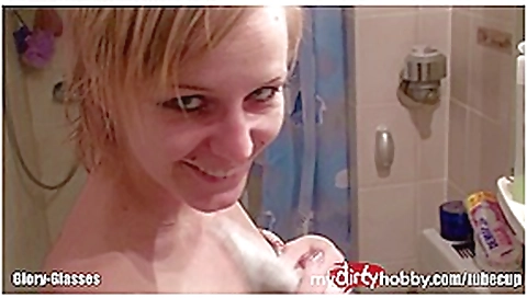 Amateur with short hair enjoys fucking