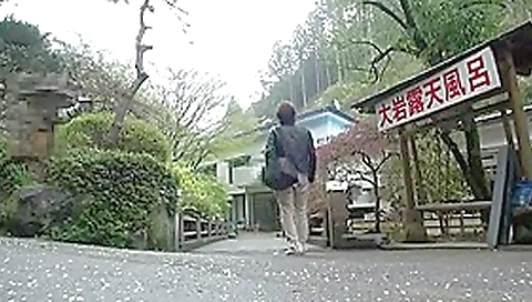 Outdoor Hot Spring Open to Both Genders