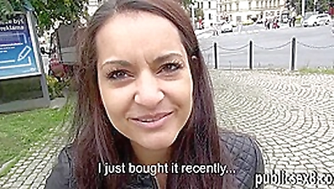 Amateur brunette Czech slut fucked in the park for cash